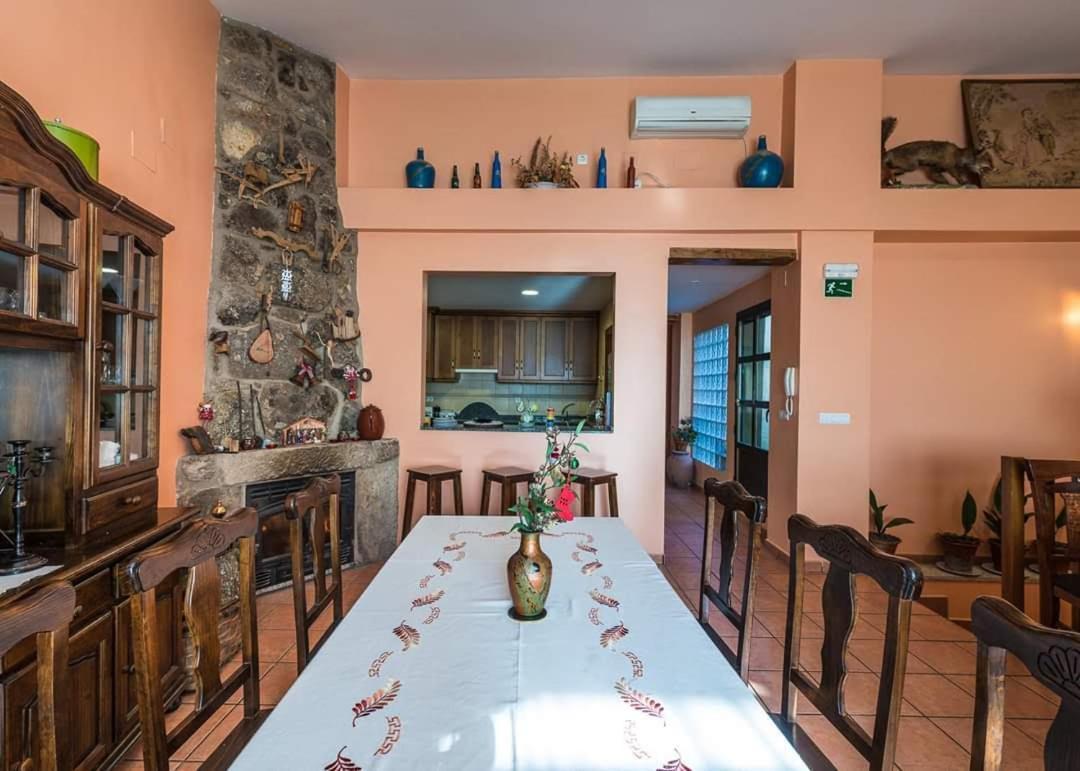 Apartamentos & Casa Rural Boada Con Jardin Interior Y Barbacoa Villamiel Exterior photo